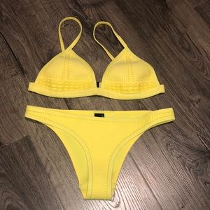 Triangl yellow bikini
